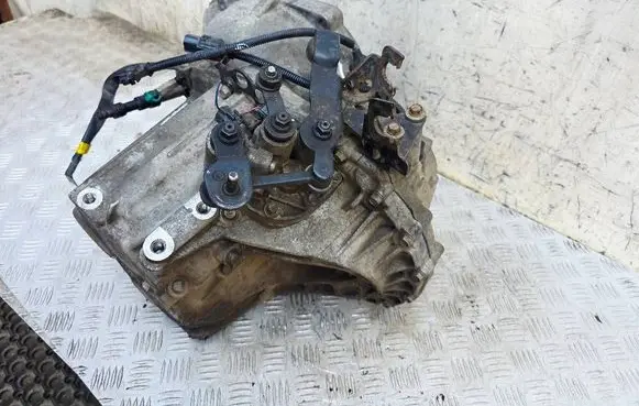 KIA Carens III Manual 6 speed gearbox M6GF2