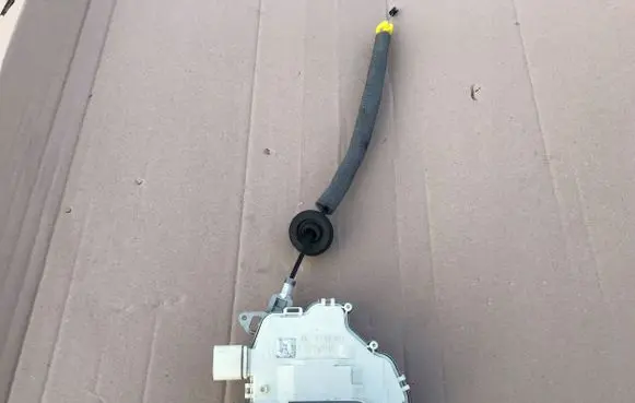 Audi A3 S3 8V Rear door lock 4G0839015E