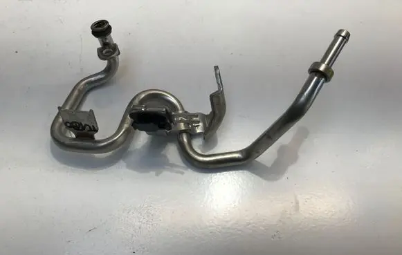 Coolant pipe/hose