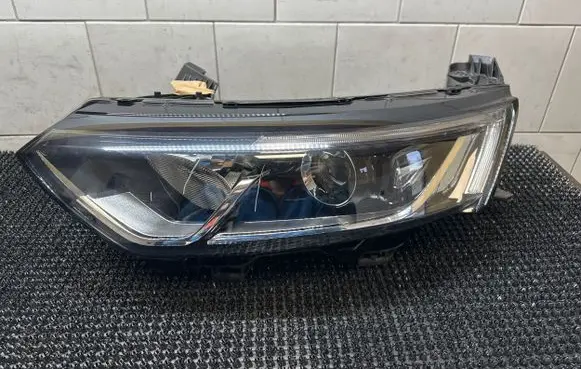 Renault Koleos II Headlight/headlamp 260604039R