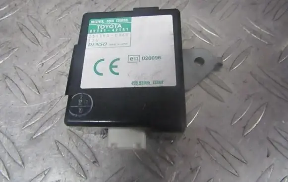 Toyota RAV 4 (XA20) Door control unit/module 8974142151 89741-42151