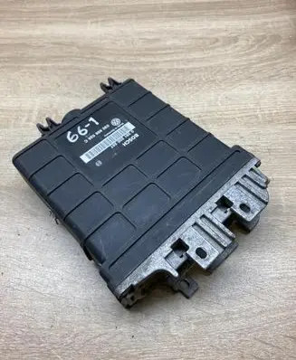 Volkswagen Golf III Engine control unit/module ECU 030906026C 0261200257
