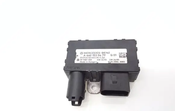 Mercedes-Benz B W245 Glow plug pre-heat relay A6401530479