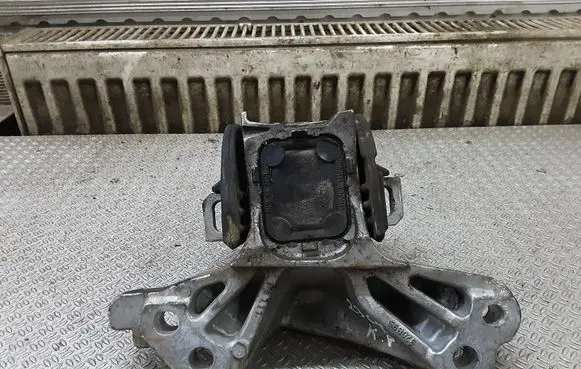 Citroen C5 Engine mount bracket 326B95