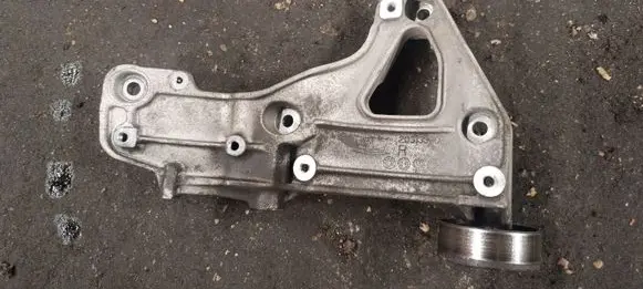 Maserati Ghibli A/C compressor mount bracket 20513390F
