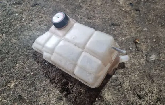 Ford Mondeo MK II Coolant expansion tank/reservoir 