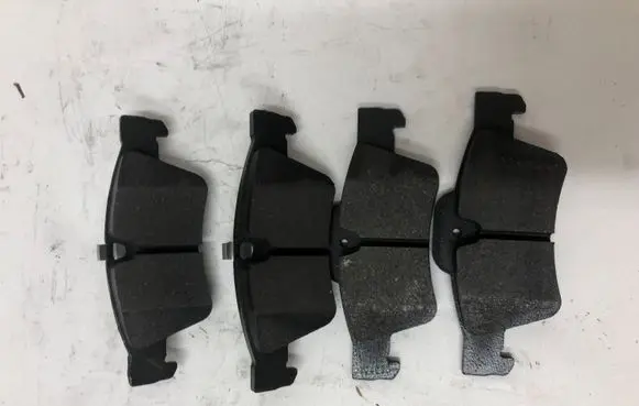 Mercedes-Benz ML W164 Brake pads (rear) HELLAPAGID8DB355011421 A0084205320 A1644201920