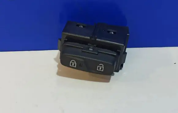 Volvo S60 Central locking switch button 31334570 31376498