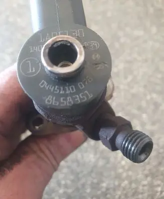 Volvo V70 Fuel injector 0445110078 8658351