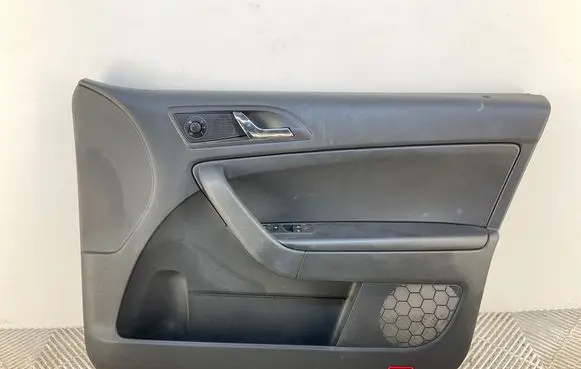 Skoda Yeti (5L) Front door card panel trim 5L1867012