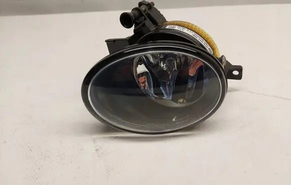 Volkswagen Touareg III Front fog light 7P6941700A