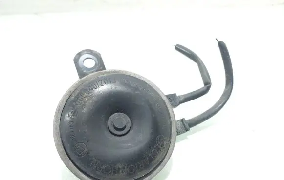 Nissan Juke I F15 Horn signal A046456