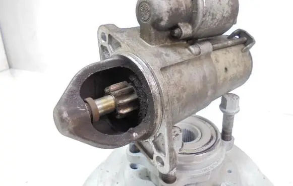 Opel Astra H Starter motor 55556092