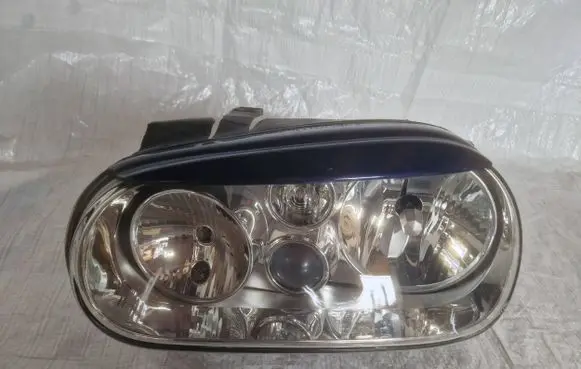 Volkswagen Golf IV Headlight/headlamp 1J1941015K