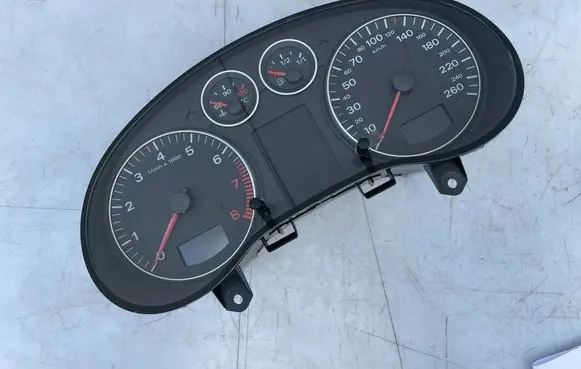 Audi A3 S3 8P Speedometer (instrument cluster) 8P0920901E
