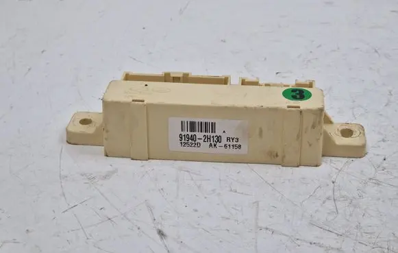 Hyundai i40 Door central lock control unit/module 919402H130
