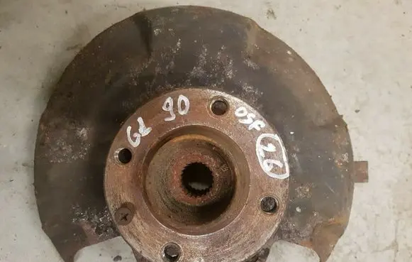 Volkswagen Golf I Front wheel hub 171407256A