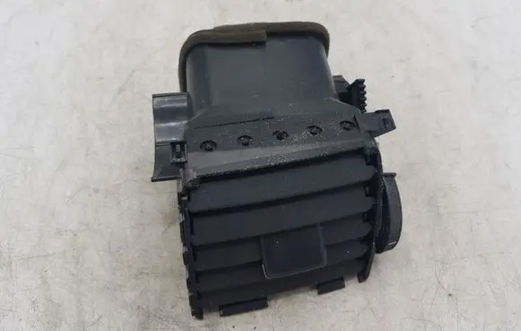 Toyota Auris 150 Dash center air vent grill 1556432090 1556452090