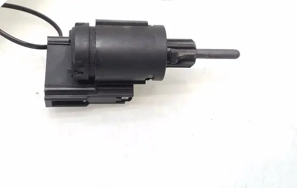 Audi A6 S6 C6 4F Brake pedal sensor switch 3B0945511C 19322010