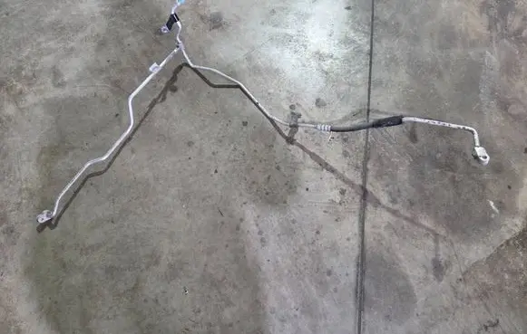 Air conditioning (A/C) pipe/hose