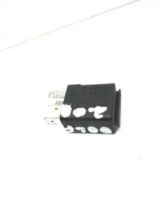Audi A6 S6 C6 4F Other relay 24435922 70220