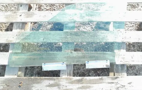 BMW 3 E36 Front door window glass four-door 43R00083