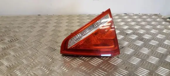 Audi A5 8T 8F Tailgate rear/tail lights 8T0945094