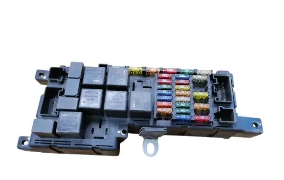 Volvo XC70 Fuse module 8678449 518826011