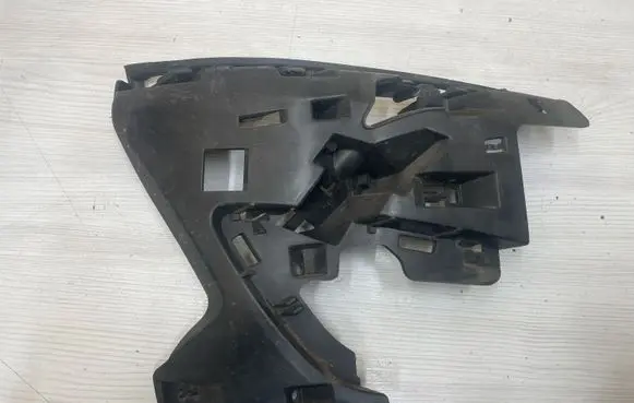 Volvo S60 Front bumper mounting bracket 31323426