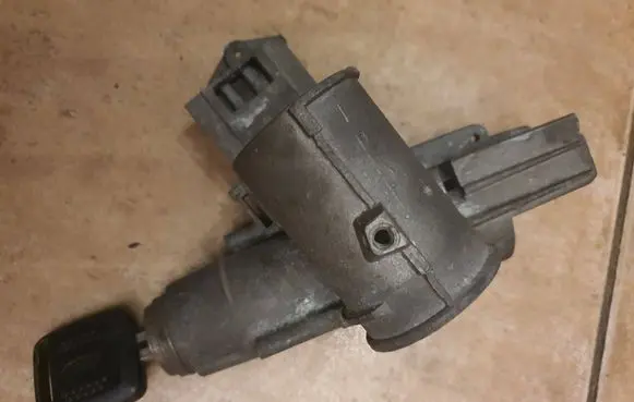 Volkswagen Sharan Ignition lock P012106 Marshall