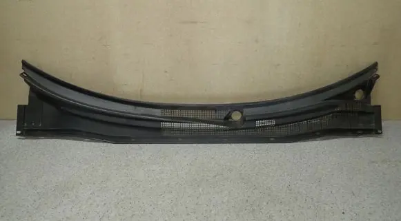 Mitsubishi Outlander Wiper trim