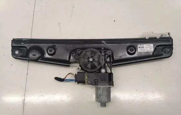 Mini Cooper Countryman F60 Rear door window regulator with motor 7390081 7413051