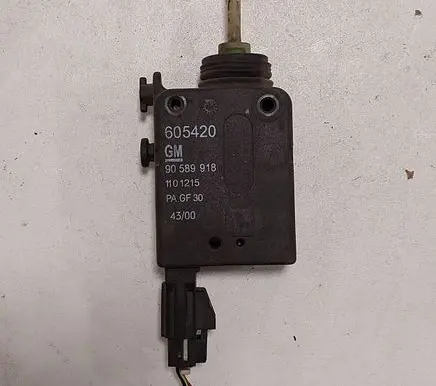 Opel Omega B2 Central locking motor 1101215 90589918 605420
