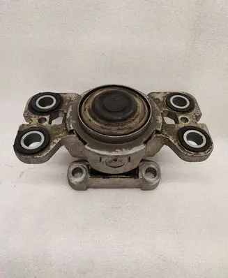 Volvo V70 Engine mount bracket 8G9N7M121AA