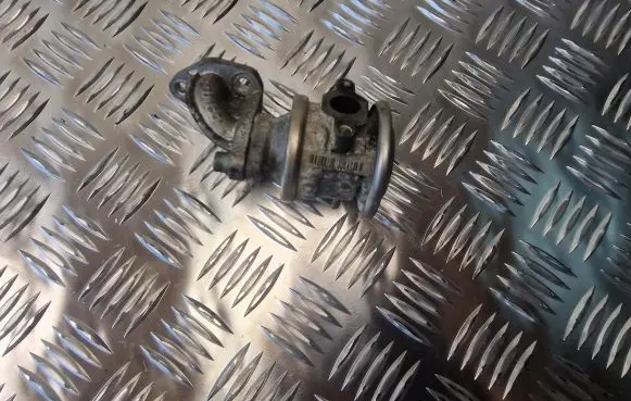 Audi A8 S8 D3 4E EGR valve 078131102F