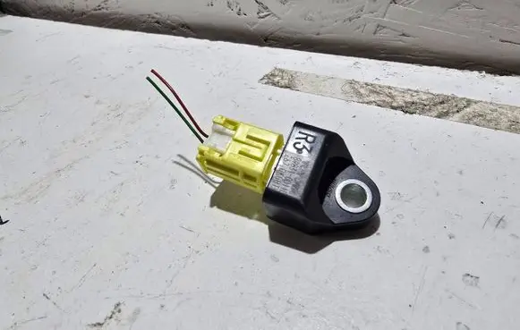 Toyota Yaris XP210 Airbag deployment crash/impact sensor 898310D110 267DKGH1 267DKGHT