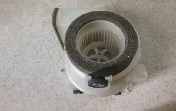 Toyota Yaris Hybrid/electric vehicle battery fan G923012010 1173005162