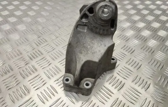 Mercedes-Benz GLK (X204) Engine mounting bracket A6422233504