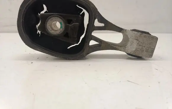Peugeot 2008 II Gearbox mounting bracket 9824118780