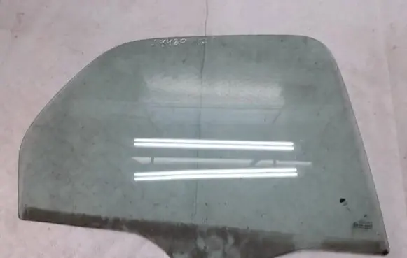 Peugeot 206 Rear door window glass