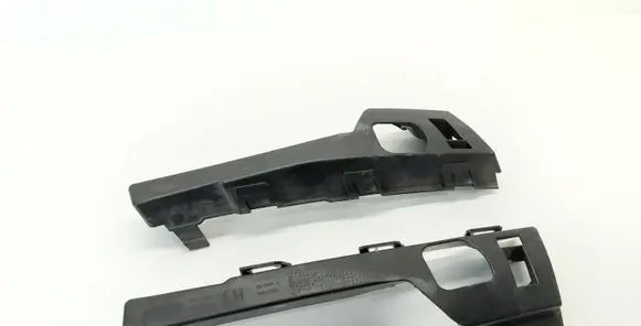 Ford Focus Front bumper mounting bracket 4M5117E857AC 4M5117E856AC