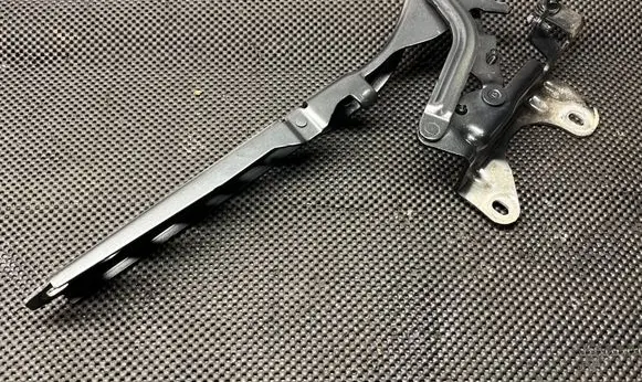 Porsche Macan (95B) Engine bonnet/hood hinges 95B823301