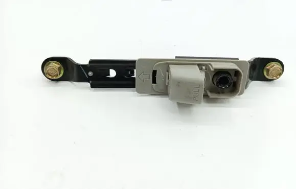 Suzuki Grand Vitara II Seat belt adjustment rail BHC560057T