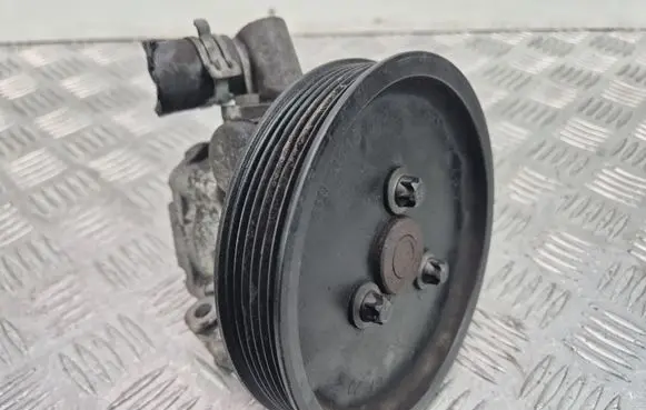 Mercedes-Benz C W203 Power steering pump A0044661301