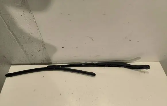 Audi A6 S6 C6 4F Front wiper blade arm 4F2955407