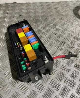 Opel Signum Fuse module 13241892