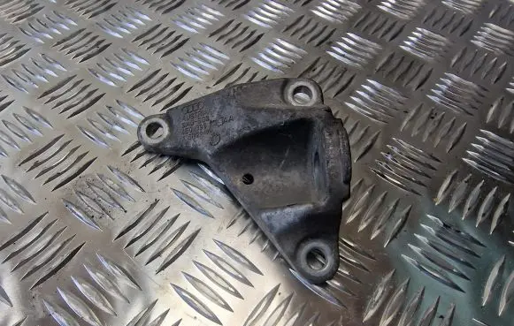 Audi A8 S8 D3 4E Gearbox mounting bracket 4E0399113AA