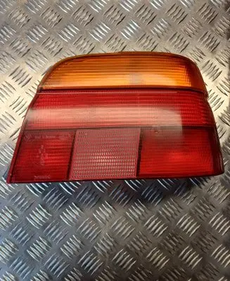 BMW 5 E39 Rear/tail lights 8358032