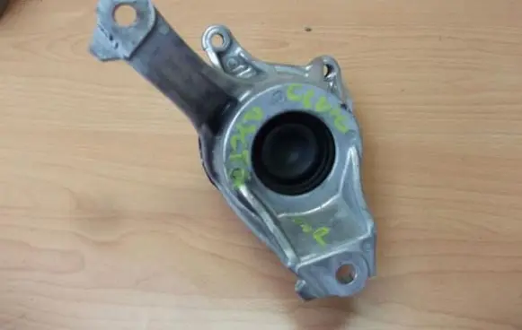 Honda Civic Engine mount vacuum valve 