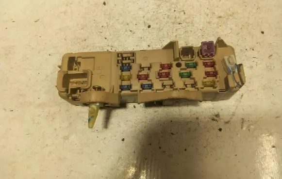 Mazda 323 Fuse box set 0H250120 9078